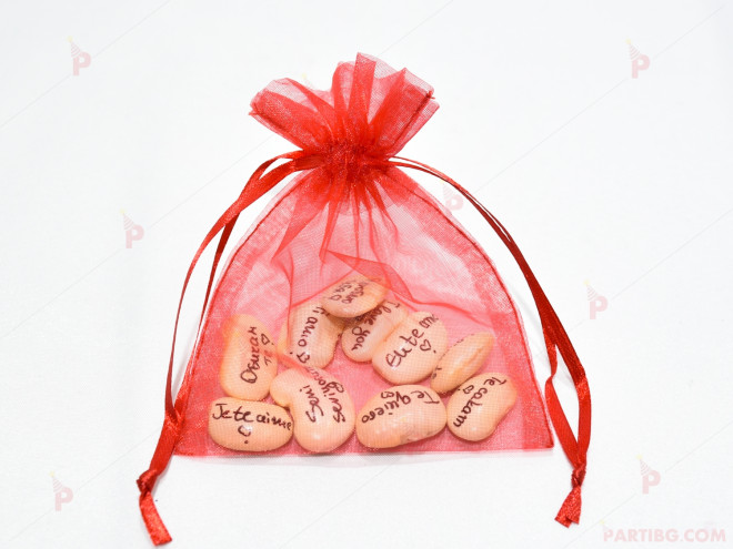 Бобчета с надпис "Обичам те" на 10 езика в червена органзена торбичка | PARTIBG.COM