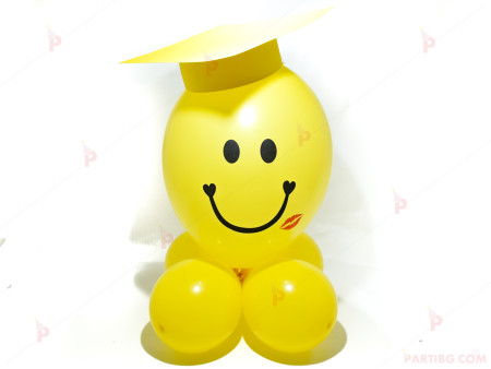 Весело човече от балони с жълта шапка за дипломиране 