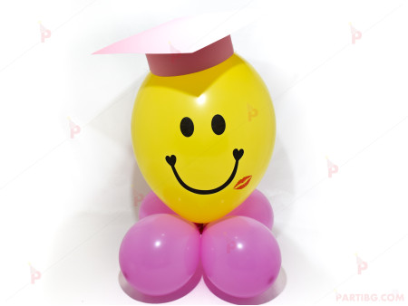 Весело човече от балони с розова шапка за дипломиране 