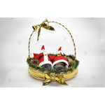 Коледен подарък - 2 бутилки (бяло и червено вино) в дървена кошница със златен декор