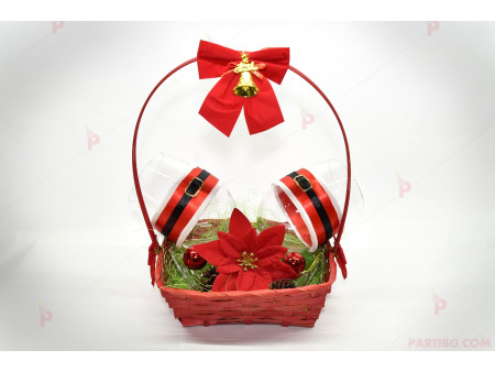 Коледен подарък - 2 чаши за вино в червена кошница