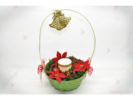 Коледен подарък - свещ в червена кошница